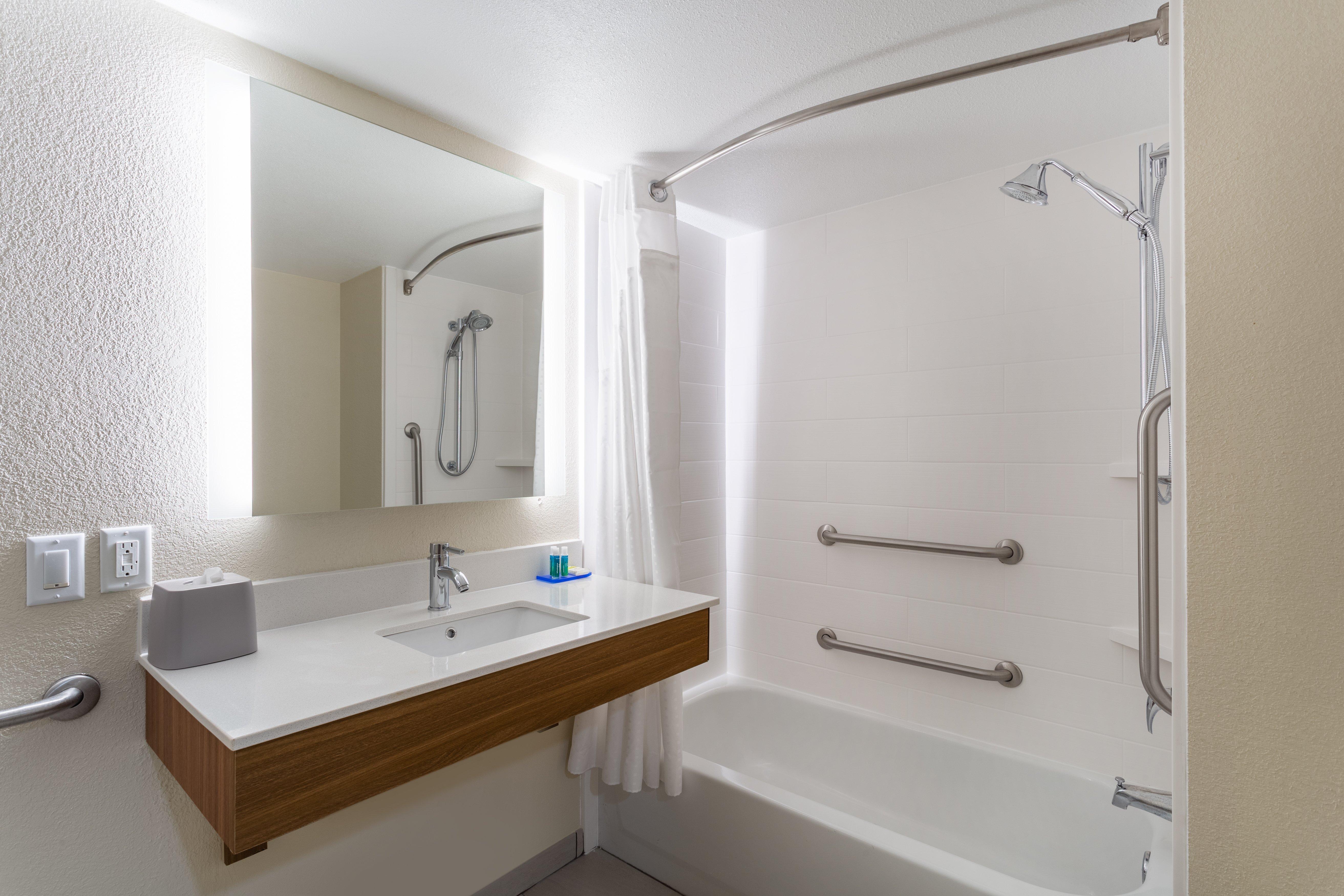 Holiday Inn Express & Suites Cedar Falls Eksteriør bilde
