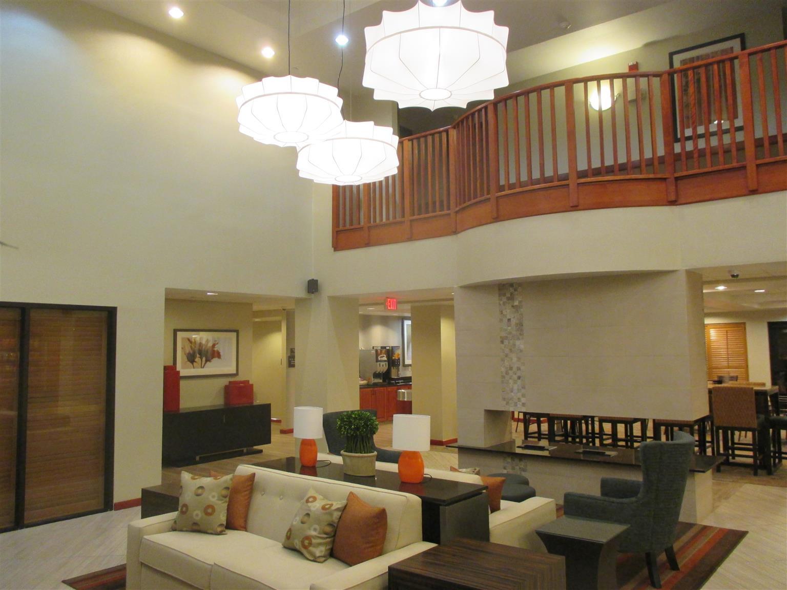 Holiday Inn Express & Suites Cedar Falls Eksteriør bilde