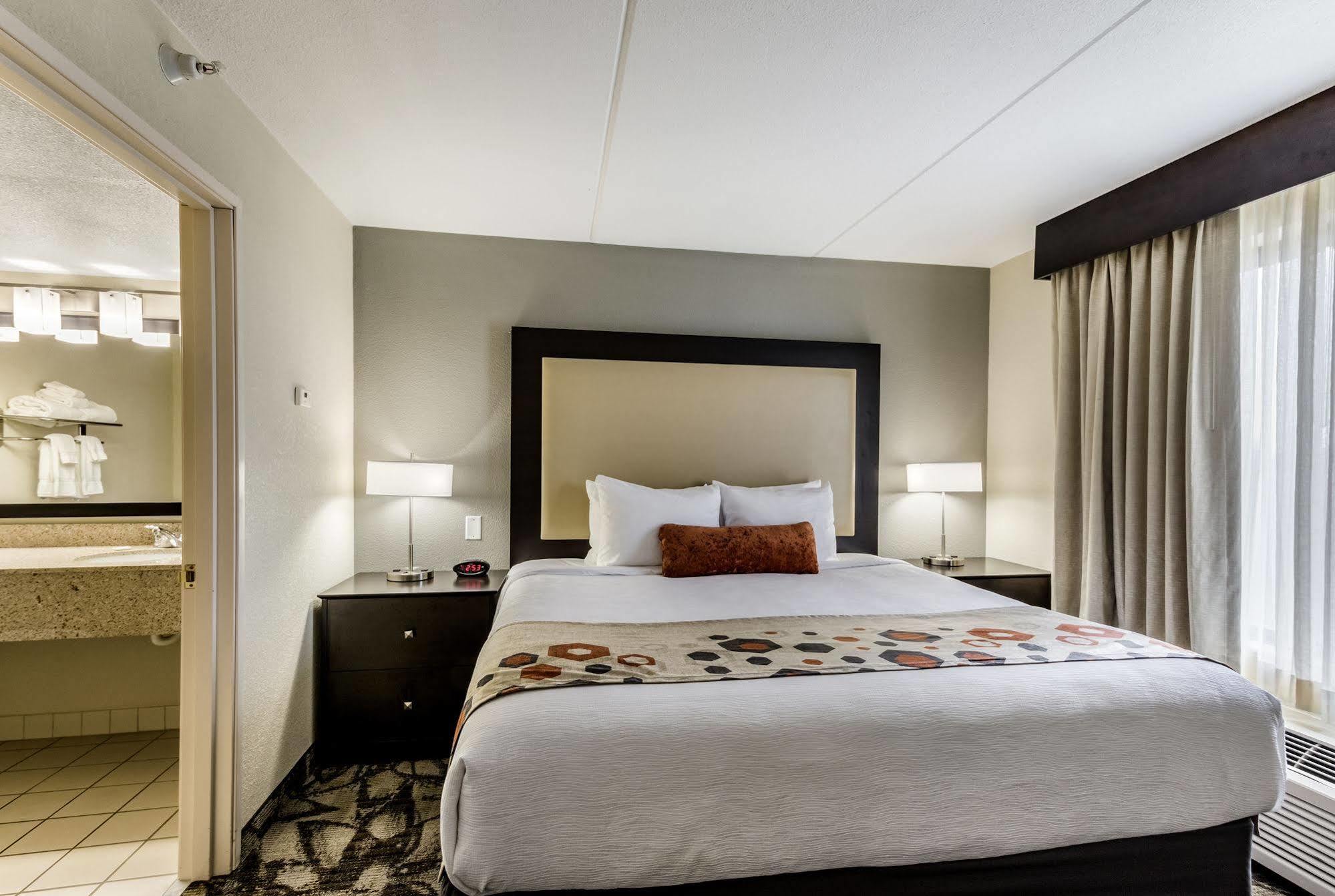 Holiday Inn Express & Suites Cedar Falls Eksteriør bilde
