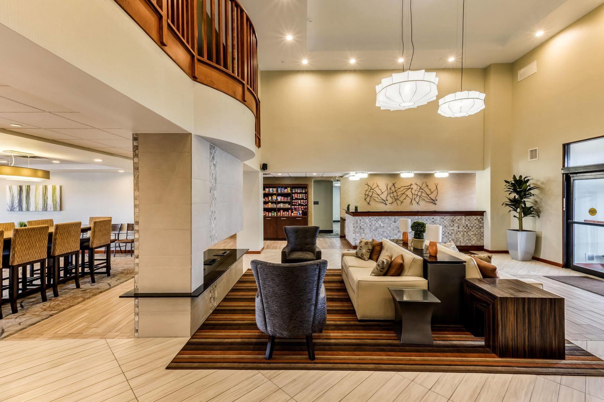 Holiday Inn Express & Suites Cedar Falls Eksteriør bilde